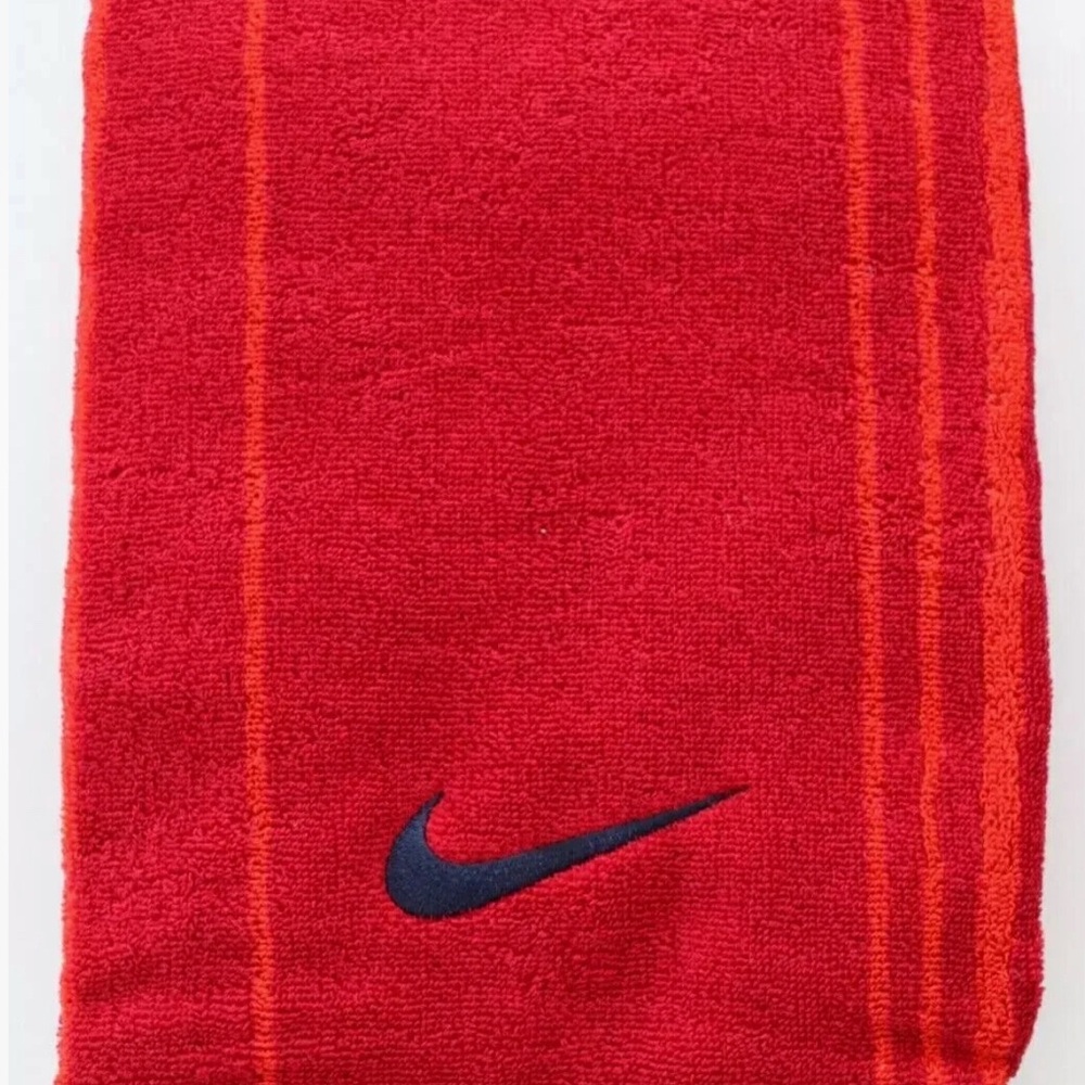 Nike Jacquard Towel large Sport Gym/ Challenge red/Midnight navy